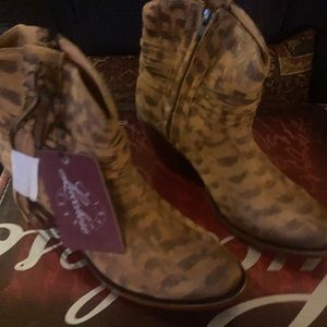 Lucchesse Women’s Boots  size 9.5